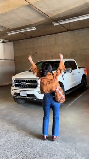 I hope she likes it 🥹 #countrymusic #oldcountry #dollyparton