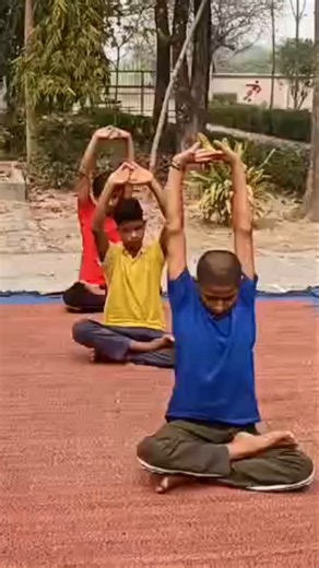 school students yoga activity #kidsyoga #studentwellness #yogaforstudents #viral #yoga #ytshorts