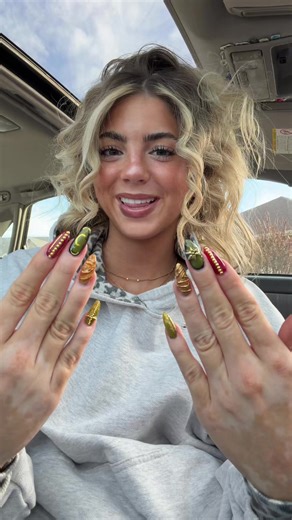 Stunning Nail Art Set Ideas You Can Try at Home