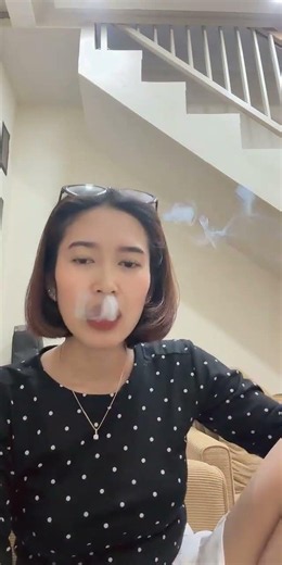 Indonesian Smoking Girl - Full Video on Discord