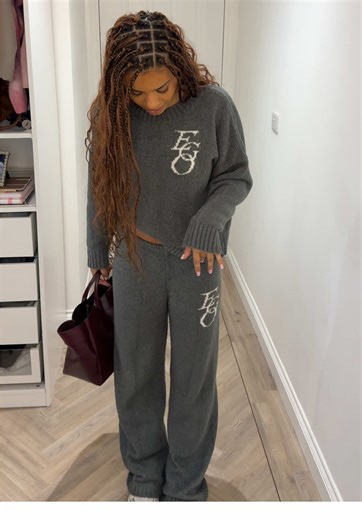 Essential Knitted Tracksuit for Winter Fashion