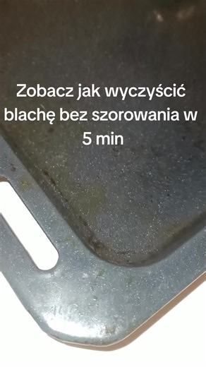 Jak wyczyścić blachę od piekarnika bez szorowania - poradnik
