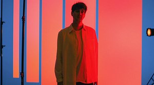 Roosevelt comparte 'Strangers' otro adelanto de su disco - Muzikalia