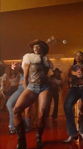I love me a country girl...