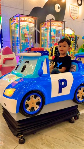 So fun riding a cute pink Hello Kitty car and an adorable blue police car 💖🚗🚓🎀 #cutebaby #cute