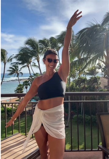 Just how I like it. 😜🐠🦜🌴🌺🍍🌊 #beach #vacation #lifestyle #travel #hawaii