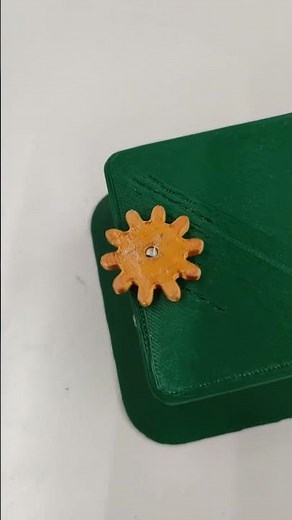 DIY Motorized Turntable with 3D Printed Gears 🛠️🔁 #DIY #3dprinting #rotatingplatform #makerspace