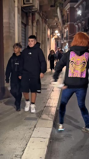 48K views · 514 reactions | PRANK SINGER NEOMELODICO. #singer #prank #neomelodico #napoli #canta. | Maldonado G. | Facebook