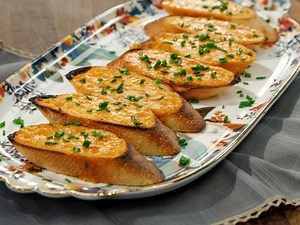 Welsh Rarebit (Cheddar Beer Toast)