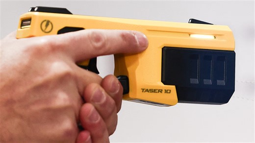 Former JPD police officer wants murder charge dismissed in Taser death