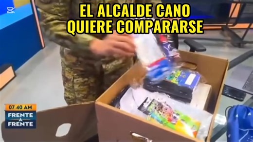 EL OBJETIVO SON LOS JÓVENES DE 18 EN ADELANTE...(posibles votos en potencia) Se los quieren ganar con una mochila y un cuadernito, y tienen que hacer campaña de limpieza‼️ Pero, ¿qué trae dentro esa mochila municipal?... un cuadernito, una calculadora y crayones... VS UNA VERDADERA MOCHILA CON ÚTILES ESCOLARES Y COMPUTADORA de Bukele ‼️ VEANLO HASTA EL FINAL... 📹 video👇 | De Primera Fuente Huehue