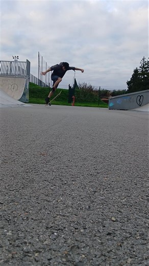 360 flip / pressure flip #skate