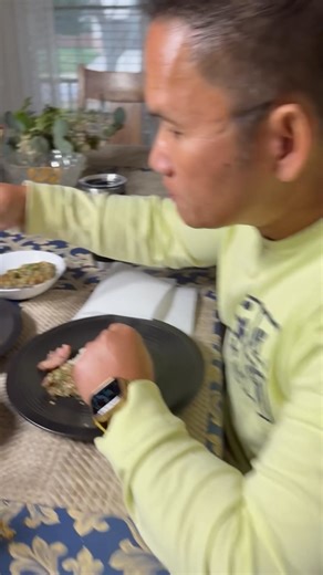 Ma der ma der (in Lao it means come come ). Come eat with us. #LetsEatTogether #laosfood #khmerfoodcooking #khmerfood #stickyrice | Chi Edd