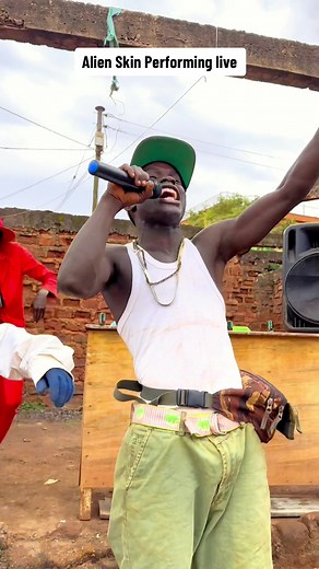 Alien Skin Live Performance by Funny Jericho J-610