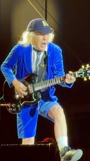 Angus Young Duck Walk - Shot Down in Flames | AC/DC Live at NRG Stadium, Houston 8/31/26