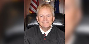 Judge Larry Thompson sworn in as Chief Judge of Court of Appeals