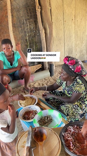Cooking Kokonte with Pepper at Songor Lagoon, Ghana