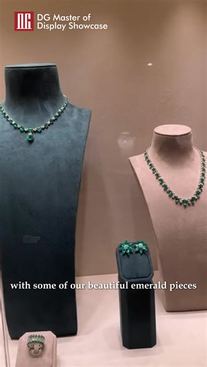 Why are more and more high-end jewelry clientswilling to show their real stores to us? This is not a showroom,and it wasn’t filmed by us. It was captured by the client during real use,recorded through their own lens at an actual installed project. From the overall space to the finest details,from lighting height to viewing angles,every element has been repeatedly tested in real daily operation. We’ve always believed that truly good display cases don’t need constant explanation—the moment they ar