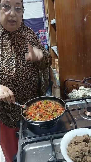 طريقة عمل الفول المدمس بالسجق ادخلوا بسرعه علي الفيديو وشوفوا الطريقة