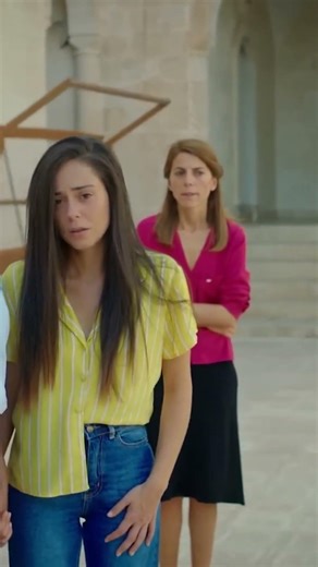 Haweeli ke har taraf hamare log phela do! - Hercai Urdu #shorts