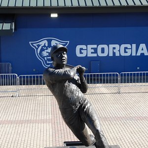 One of baseball's greatest moments happened right where Georgia State's new baseball and softball complex will stand - Hank Aaron's home run heard round the world. Check out the plans to immortalize Aaron and his game-changing hit and what preserving the site means to the university: http://ow.ly/3dkS50Ei6US | Georgia State University
