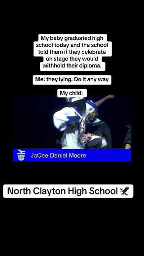 Student Celebrates on Stage Despite Principal’s Threat — Proud Mom Reacts