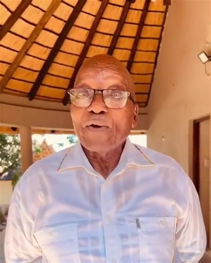 🔴VIDEO🔴 **Former President Zuma Wishes Julius Malema a Happy Birthday** Former President Jacob Zuma extended his birthday wishes to EFF Leader and Commander in Chief Julius Malema today. Zuma urged Malema to work together to change the country this year, emphasizing the need to win the upcoming elections with a two-thirds majority and “sort out other issues”. #HappyBirthdayJuliusMalema | Central News