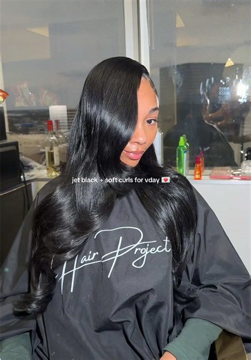 Jet black Malibu Wavy with soft curls just does something to me every time😩🖤 The shine, the movement, & the fullness through the ends, just sits right💌 deets: 22,24,26 Malibu wavy jet black color traditional sewin ✨ Htx appointments available (786)457-6148📲 bundles on hand available for pickup/same day shipping 💌 #houstonhair #rawhair #rawbundles #houstonhairstylist #hairtok