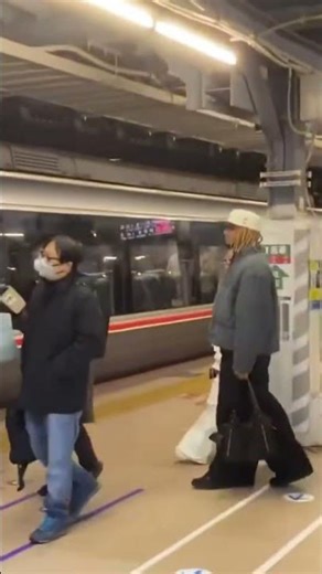 【江ノ島の初富士・初日の出③】元旦の臨時ロマンスカーで江の島の「初富士・初日の出」に向かう！年末都庁のカウントダウン（プロジェクション・マッピング）も併せて皆さんに♪♪♪＾＾ｖ