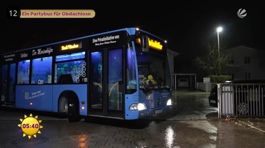 Ein Mann-Frau-Missverständnis wurde zu einem sozialen Partybus für Obdachlose. 😍Zweimal pro Woche wird gekocht, Spenden werden eingesammelt und laute Musik kommt aus dem "Blauen Marienkäfer". 💙 #ffs #clip #AusderSendung #partybus #münchen #blauermarienkäfer | SAT.1 Frühstücksfernsehen