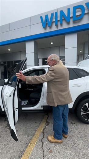 ✨ Come check out one of Roger’s favorites — the 2026 Chevy Trax RS in Summit White! Stylish, great on gas, loaded with heated seats, Apple CarPlay/Android Auto, and awesome safety features. Ready to take it for a spin? Come see Roger at Windy Chevrolet of Okmulgee!   3501 N Wood Drive  918-216-0101 | Windy Chevrolet of Okmulgee | Facebook