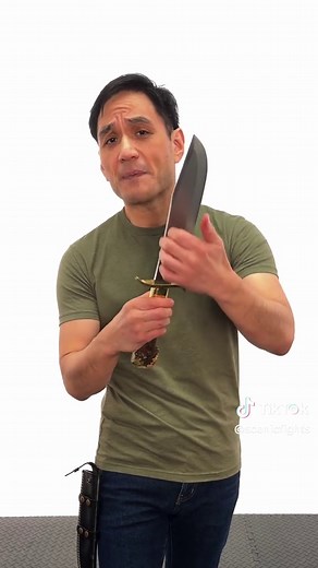 Exploring Aldo Raine’s Bowie Knife: Pros and Cons
