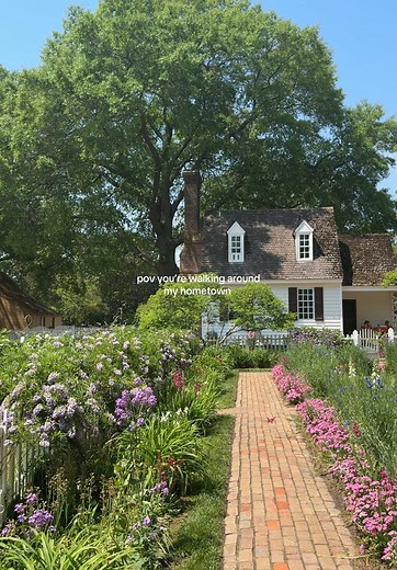 Exploring Colonial Williamsburg: A Walk Through History