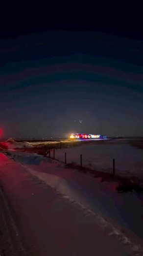 Merry Christmas 🎉 CPKC Holiday Train is a dazzling, LED-lit train that tours North America each holiday season, featuring live music on a drop-down stage from a boxcar. Since 1999, it raises food, funds, and awareness for local food banks. The 2025 tour (Nov 19–Dec 21) just wrapped up, visiting communities across Canada and the U.S. | GIGadgets