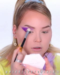 NikkieTutorials on Instagram: "lost in my own world of MAKEUP! 😅💞 FULL video up on my channel ✨ link in bio! song is “my own world” by @davinamichelleofficial - @juviasplace Zulu Eyeshadow Palette ( use code NIKKIE to save $$ ) @ofracosmetics Space Baby Highlighter"