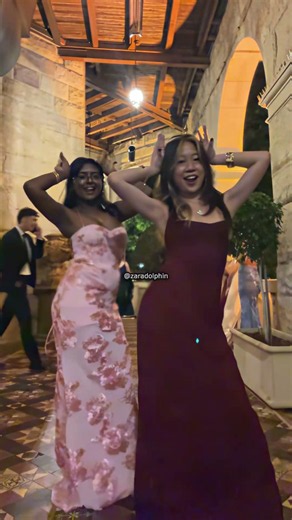 Two Besties Performed Midnight Sun But One Tripped While Doing It