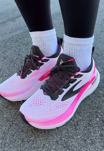 New shoes just in time for running weather 😍 #brooks #glyceringts23 #running