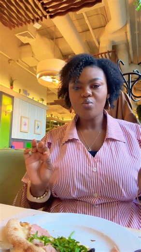 The pizza was amazing the customer service too was great #viral #food #shortsviral #shortsvideo