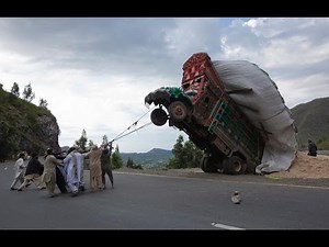 Worst Overloaded Trucks Fail Accident Compilation 2017 Collection