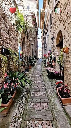 Umbria, Italy: A Fairytale Escape!🏞️✨#shorts #italytravel