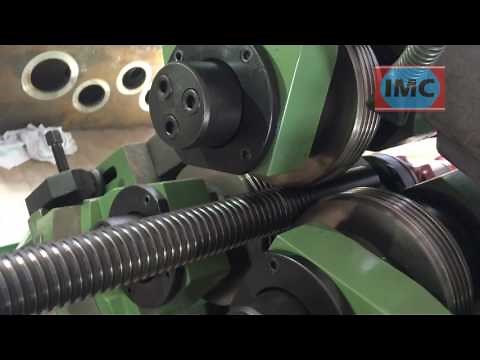 Thread rolling machine