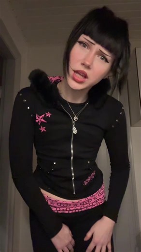 Bibble (@bibblekittyyyy)’s videos with original sound - 😘🙈☺️