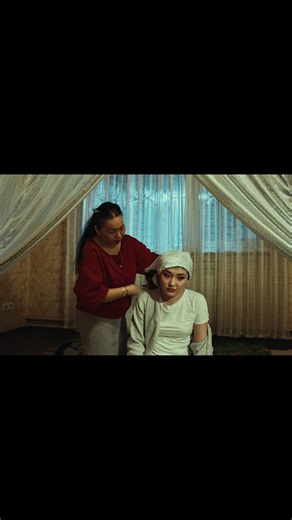 «Ұят» деген не? Қоғамның пікірі ме, әлде өз ар-ұжданың ба? Кейде бір қателік бүкіл өміріңді өзгертіп жібереді. «Ұят» — бұл жай ғана кино емес, бұл қоғамның айнасы, сезім мен сенімнің арпалысы. Драма жанрындағы бұл туынды жүрегіңіздің ең нәзік тұстарын қозғайтыны анық…. Ресми трейлерді назарларыңызға ұсынамыз. Соңына дейін көріп, пікір қалдыруды ұмытпаңыз. 👇 #ҰятФильм #Қазақшакино #Драма #Мелодрама