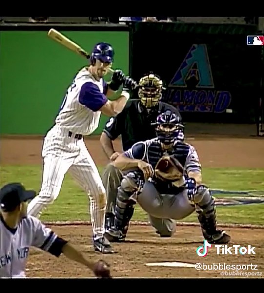 November 4, 2001: Luis Gonzalez drives in the winning run in Game 7 to win the World Series. #mlb #baseball #worldseries #diamondbacks #arizona #phoenix #yankees #2001worldseries #walkoff #moneyball #bradpitt #playoffs