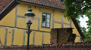 What was student life really like here in Lund in the 1800s? Dead as a doornail or smashing fun? This video covers the years 1820 to 1870. Every Tuesday you will get to see another piece of Lund University’s history. ------------------------------------------------------------------------------------------- Learn more about the Lund University 350th jubilee taking place between 19 December 2016 - 28 January 2018: http://www.lunduniversity.lu.se/lund-university-350-years | Lund University