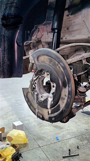 Ford Taurus Front wheel Bearing noise #auto #mechanic | Auto Technician