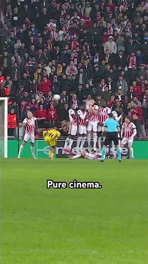 The art of the free-kick 😍