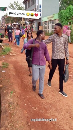 funny pants prank 😂😂😂