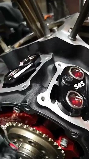 Harley Davidson M8 Engine lifter alignment and upgraded SS lifter guides.