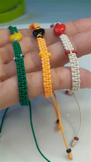 Pulseras en macrame (tejido nudo plano) #macrame #pulseras | Dine